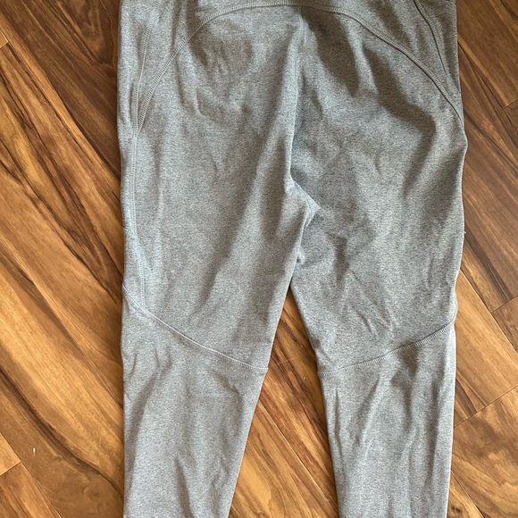 NWT ASOS running legging with pocket. - Picture 4 of 5